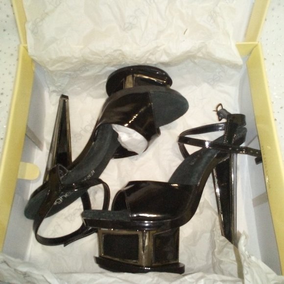 Highest Heels Spectrum-31 Platform Sandals, Black Pewter, 7 M US - Picture 8 of 12